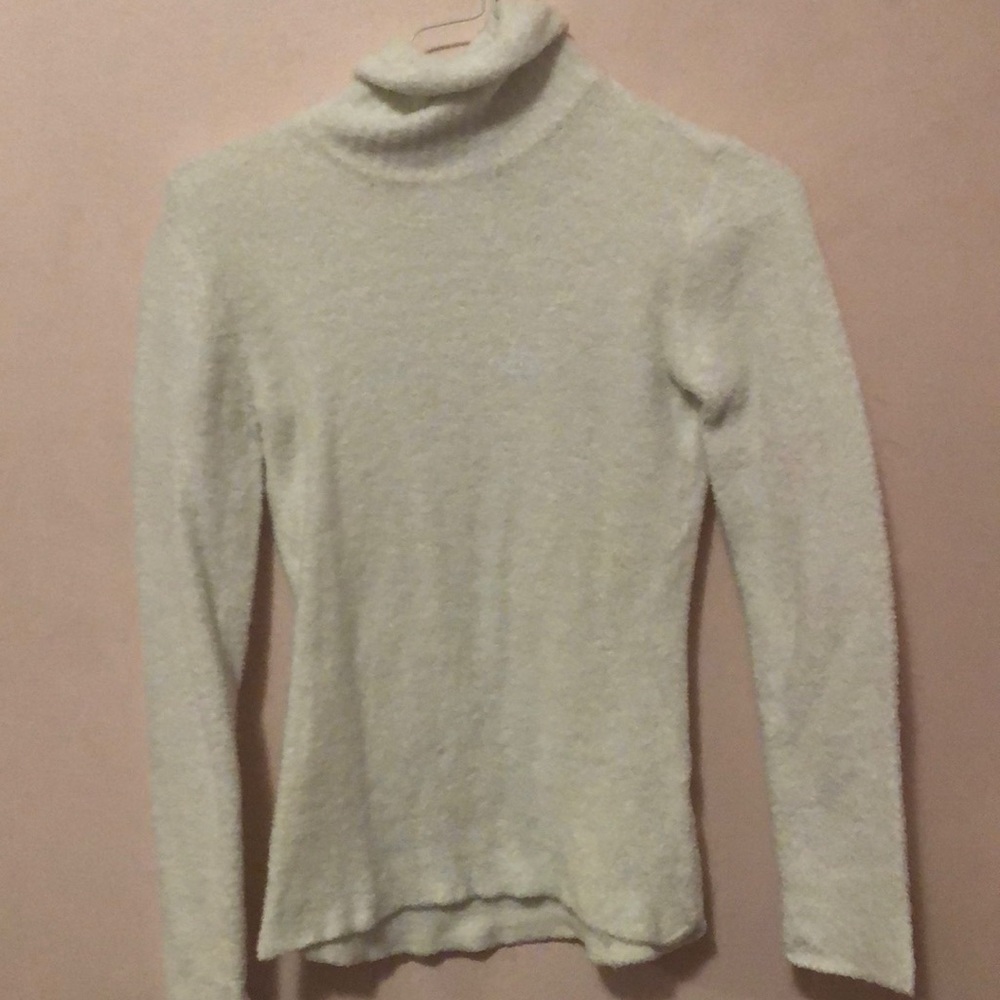 turtle kneck sweater.